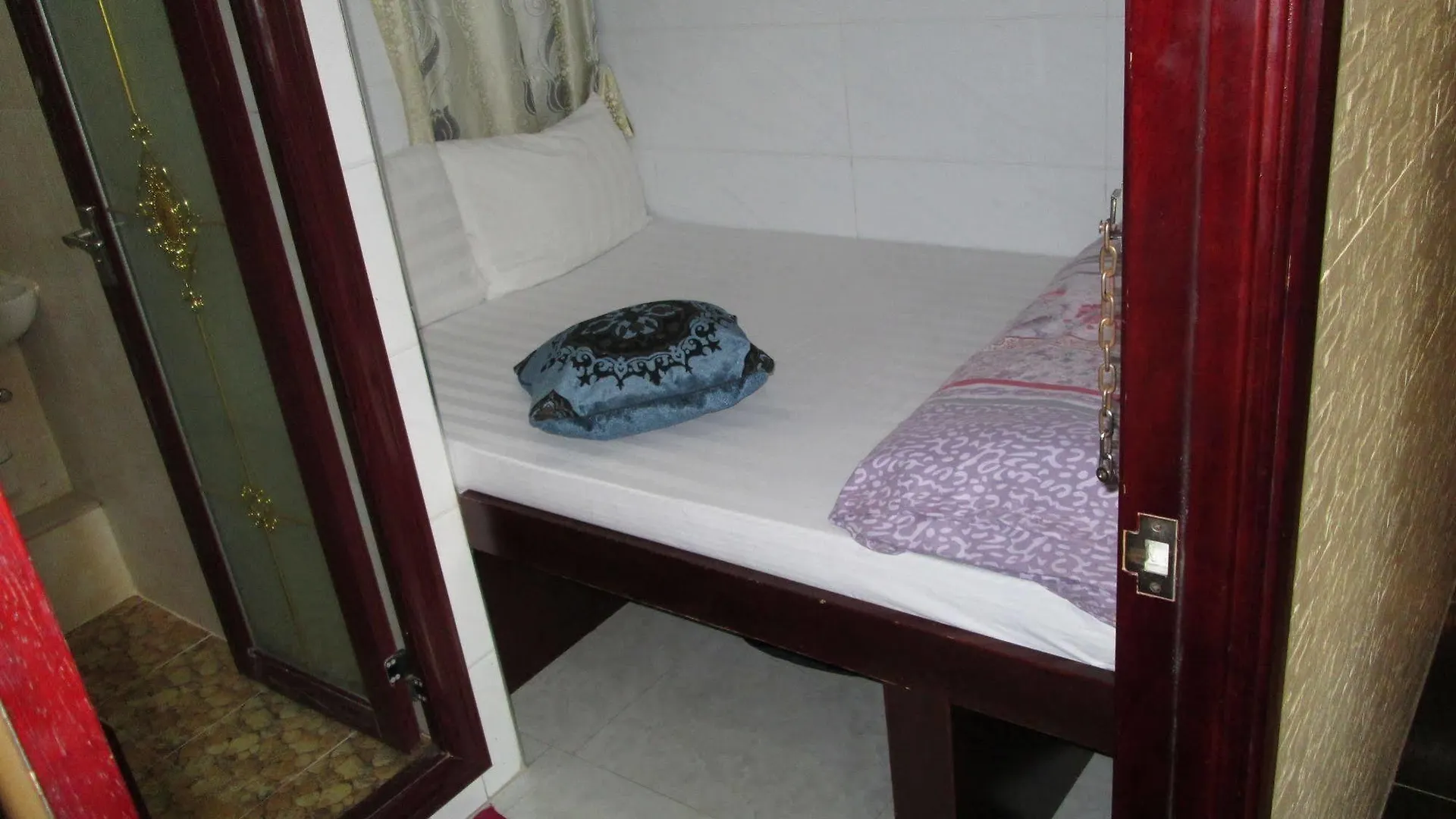 Crystal Hostel Hong Kong Guest house