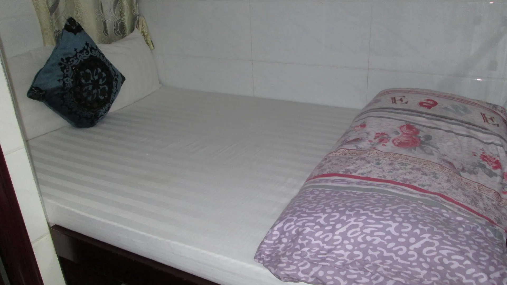 Crystal Hostel Hong Kong Guest house